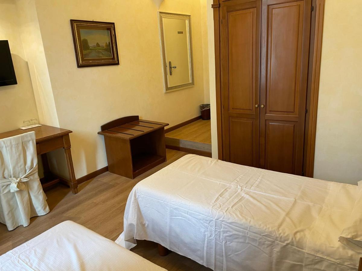 Le Petit Real Hotel Roma Ngoại thất bức ảnh